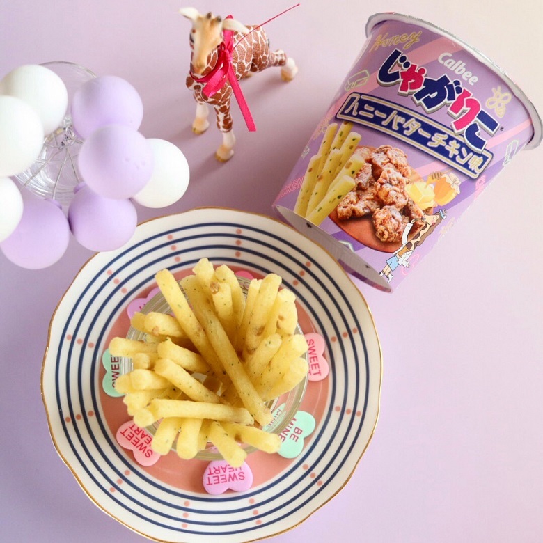 カルビー　じゃがりこハニーバターチキン味